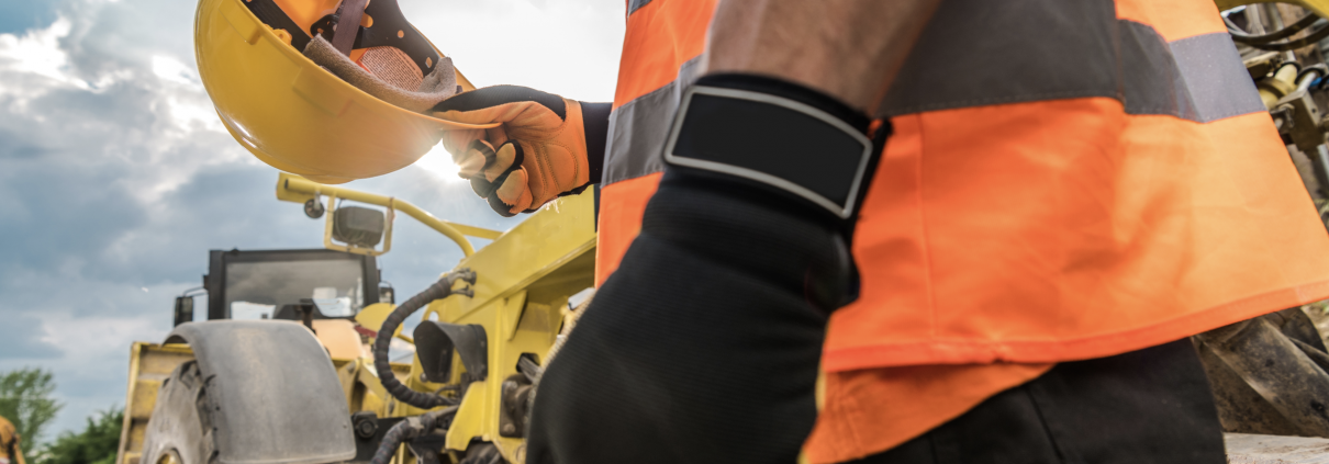 Operaio in sito di costruzione